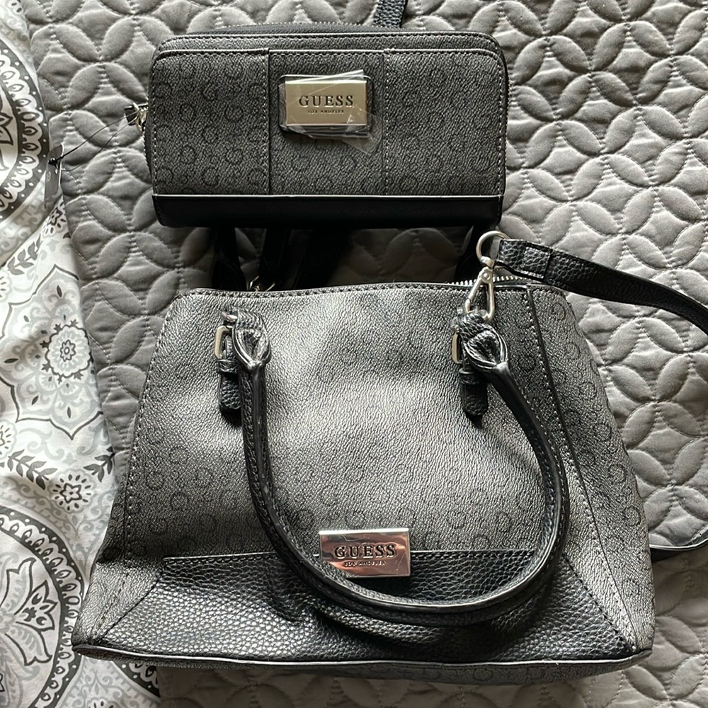 Guess purse and matching wallet